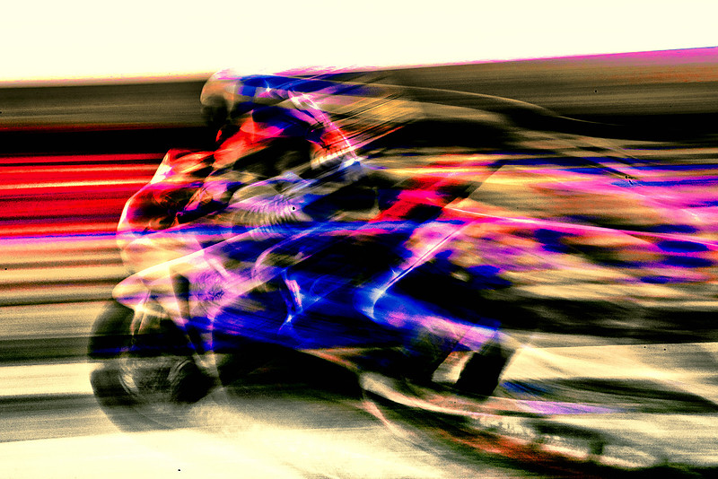MOTORCYCLEBLURINDEWILCOXAZ405A0323